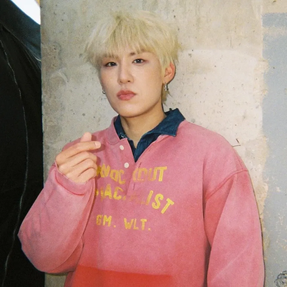 Behind-the-scenes cut of Park Woojin (AB6IX)