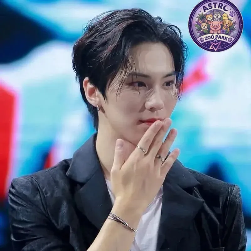 A moment captured by Rocky's fan