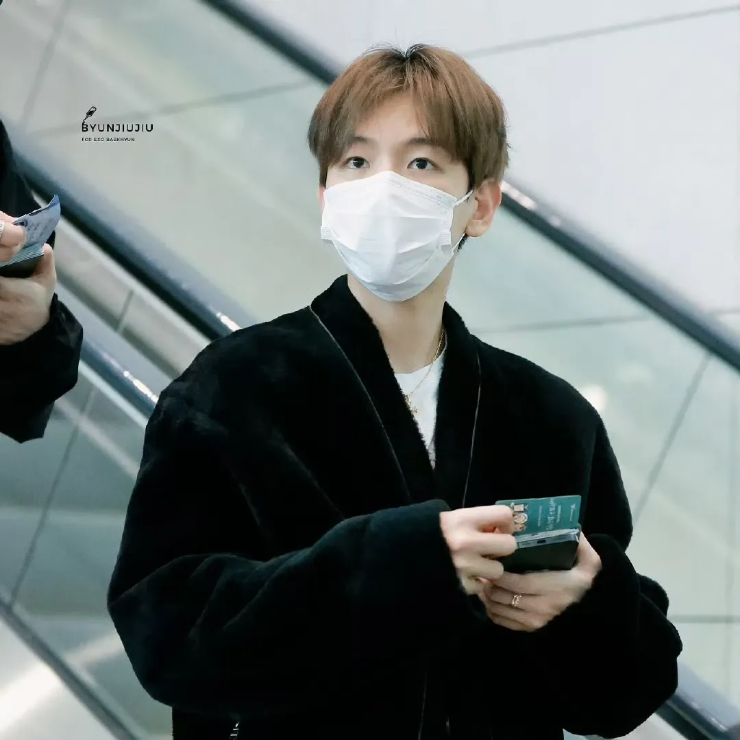 Recent activity shot of Baekhyun (EXO)