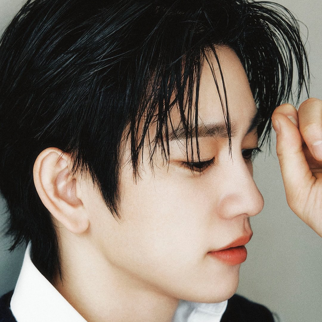 Latest photo of Jinyoung (GOT7)