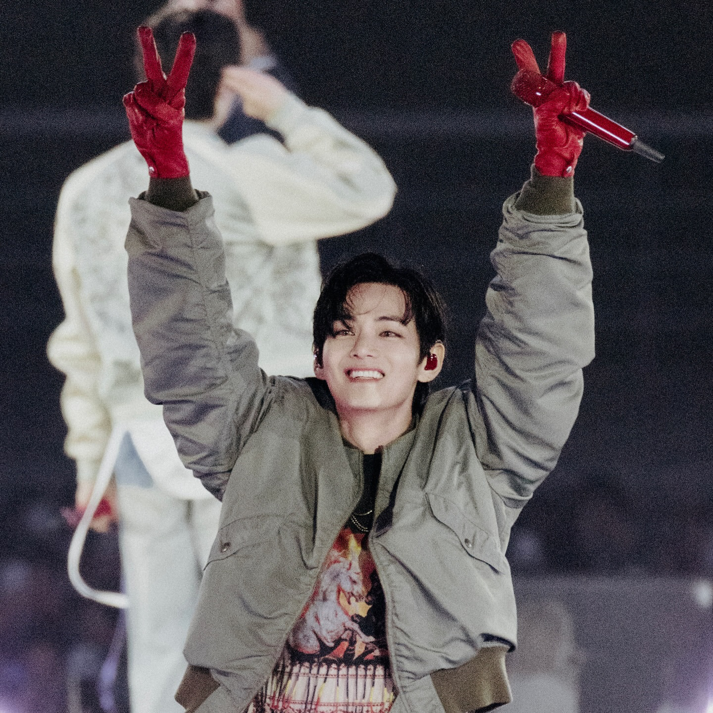 뷔 (방탄소년단)의 최신 사진