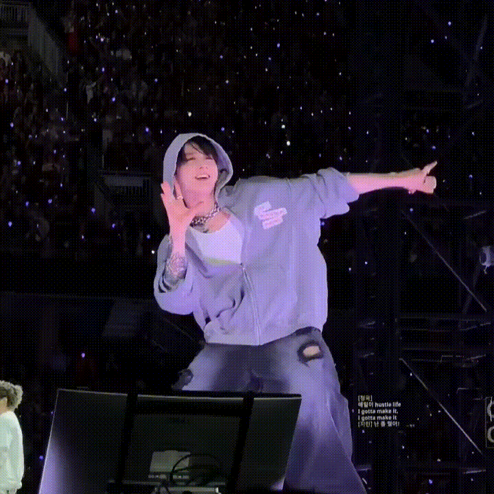 Momen yang diabadikan oleh penggemar Jungkook (BTS)
