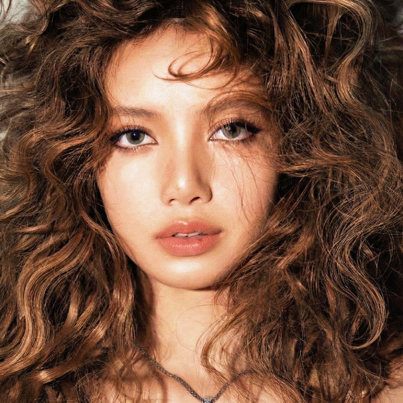 Behind-the-scenes cut of Lisa (BLACKPINK)