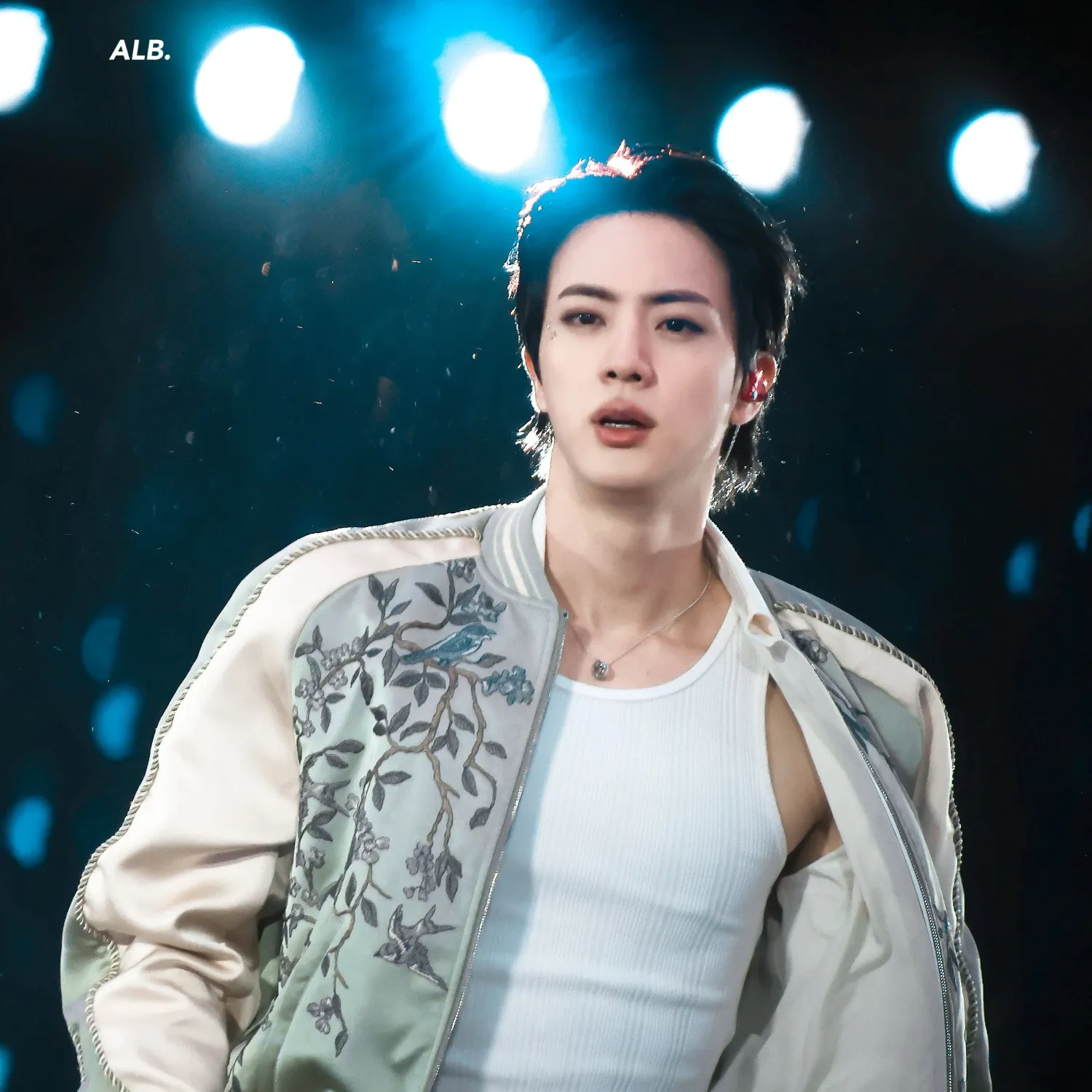 Foto terbaru Jin (BTS)