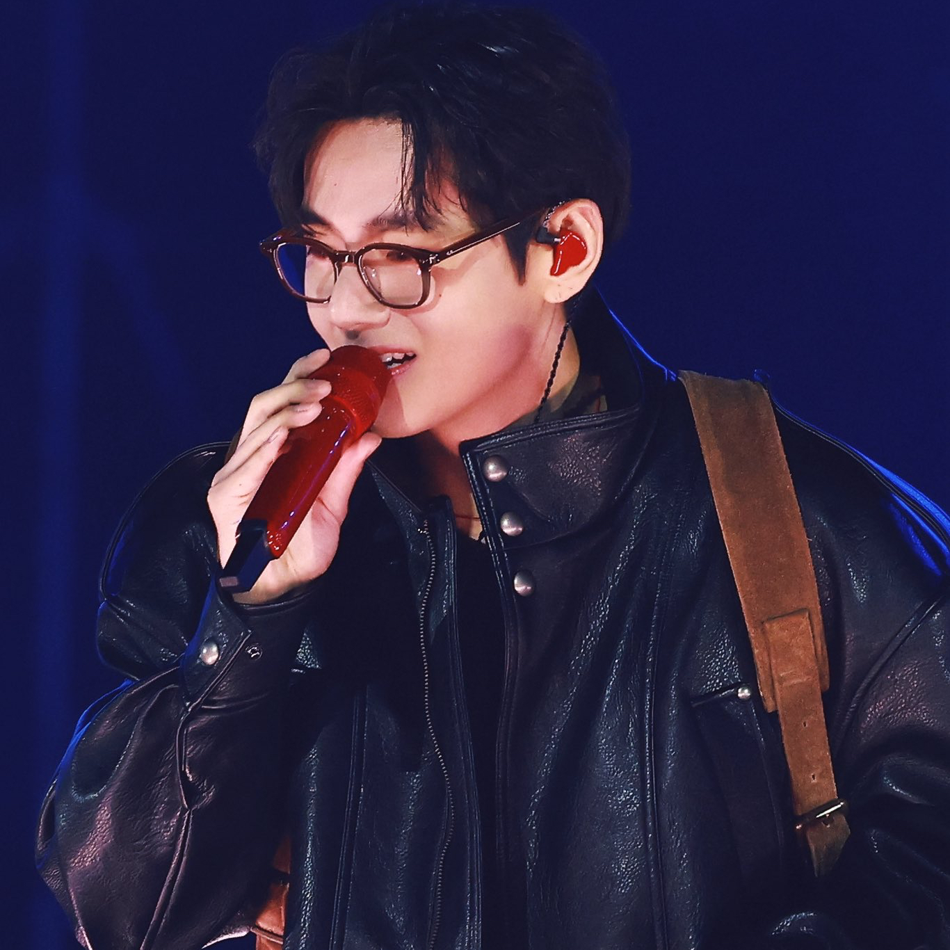 V (防弹少年团)的最新照片