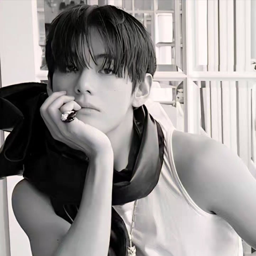 Foto terbaru V (BTS)