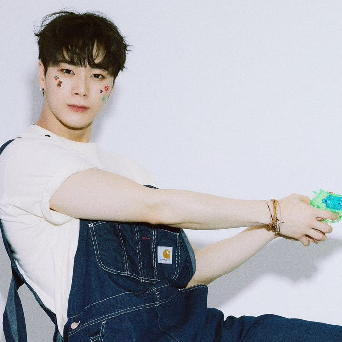 A moment captured by Moonbin (ASTRO)'s fan