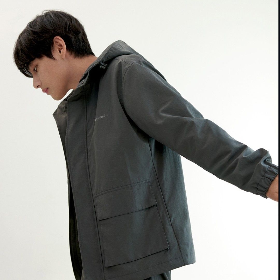 뷔 (방탄소년단)의 최신 사진