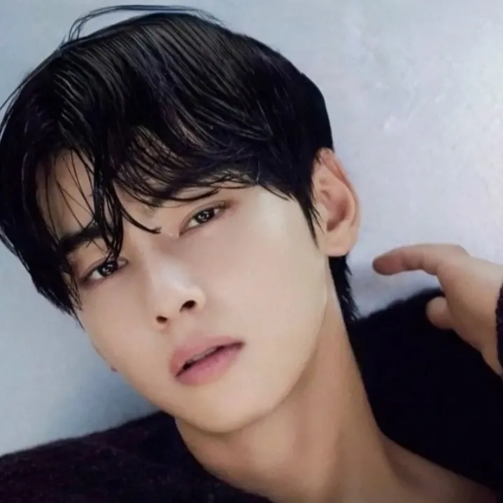 Recent activity shot of Eunwoo (ASTRO)