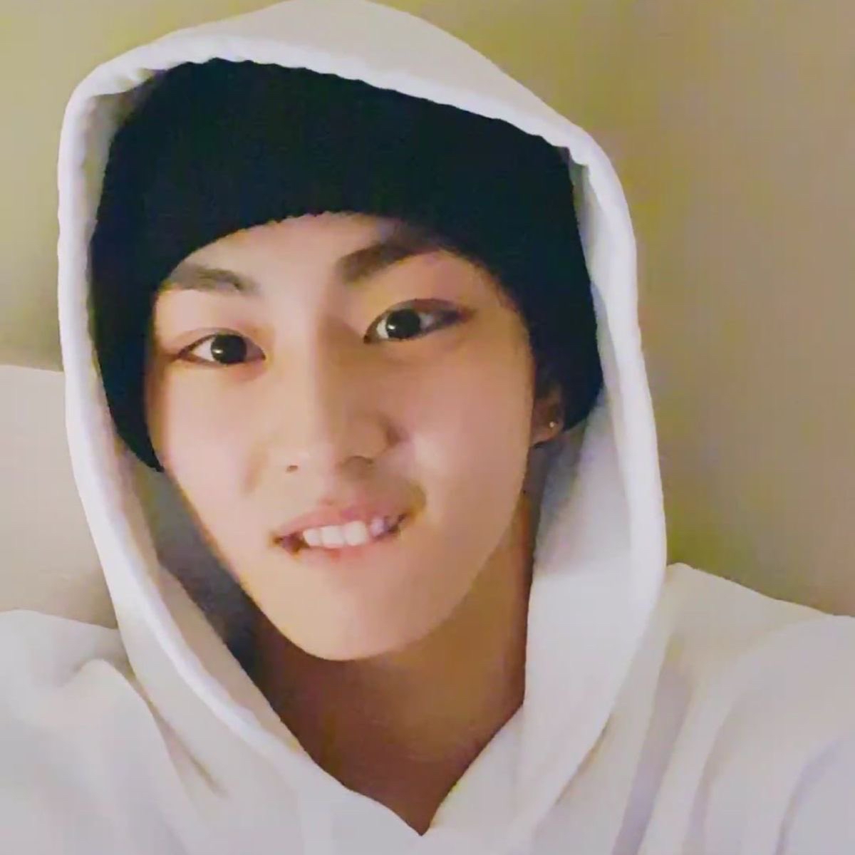 Latest photo of Jungwon (ENHYPEN)