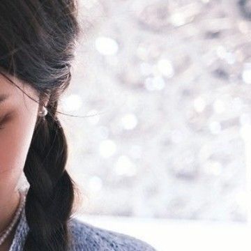 Latest photo of Solar (MAMAMOO)