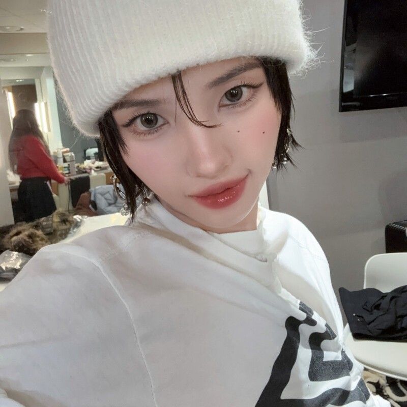 Recent activity shot of Soyeon (i-dle)