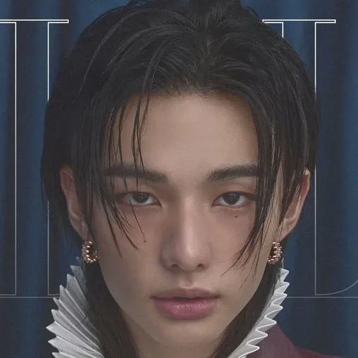 Foto aktivitas terbaru Hyunjin (Stray Kids)