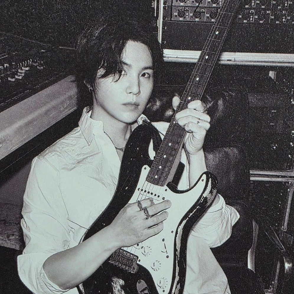 Potret di balik layar SUGA (BTS)