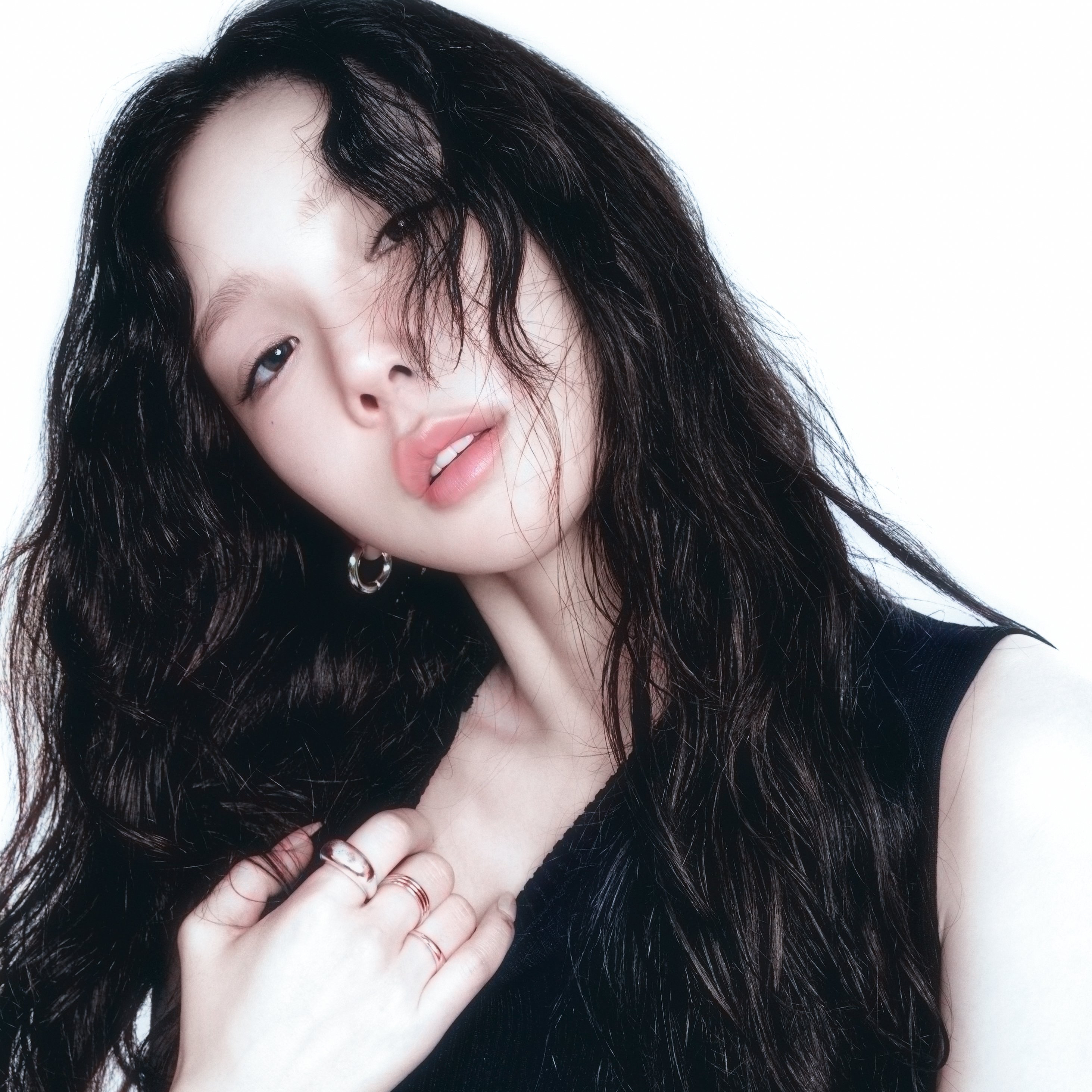 Latest photo of Taeyeon (Girls' Generation)