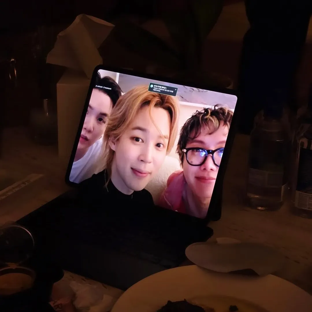 Foto aktivitas terbaru BTS