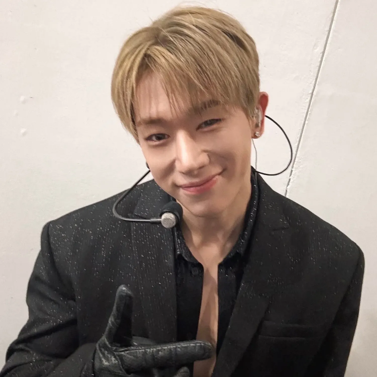 A moment captured by Wonho's fan