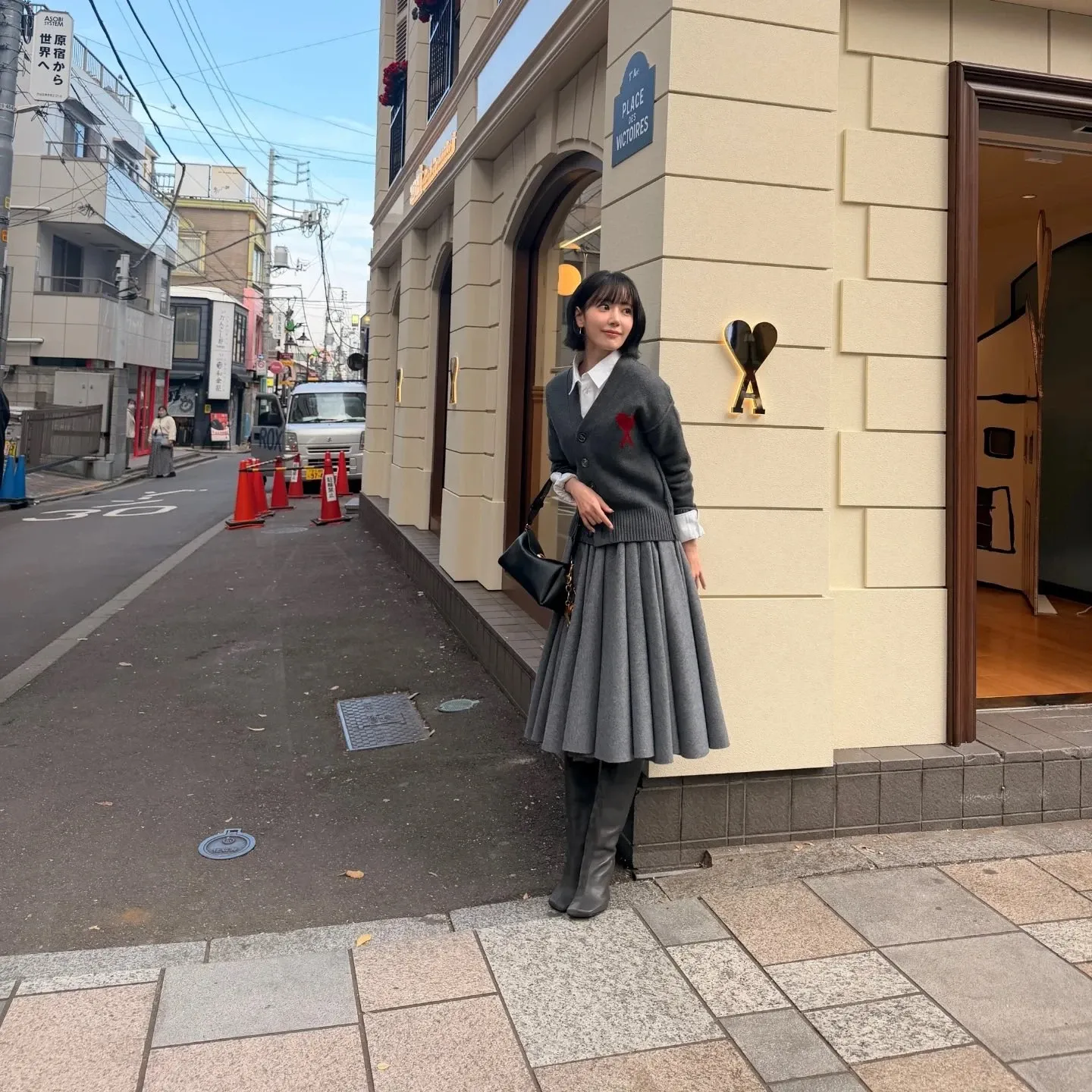 Behind-the-scenes cut of Sakura (LE SSERAFIM)