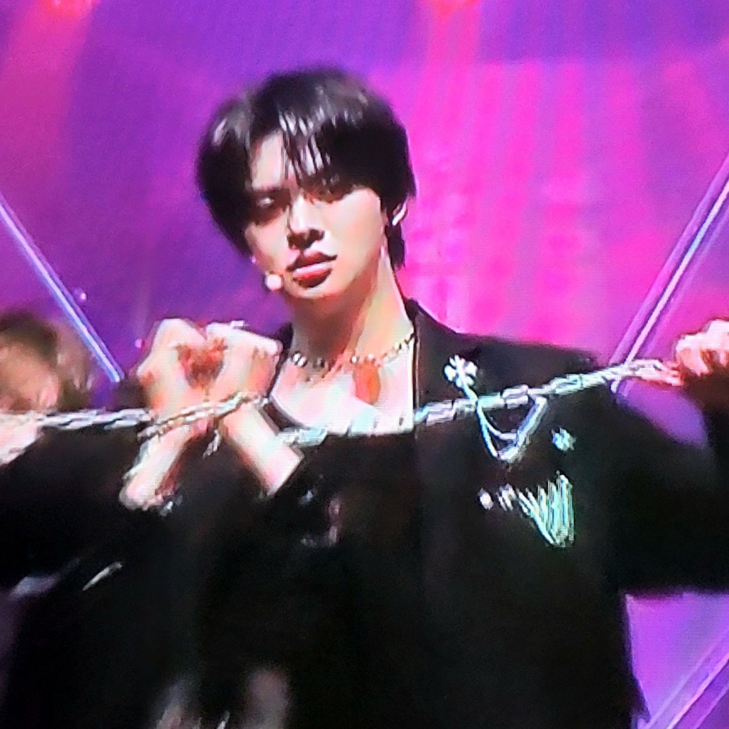 A moment captured by Lee Leo (ALPHA DRIVE ONE)'s fan