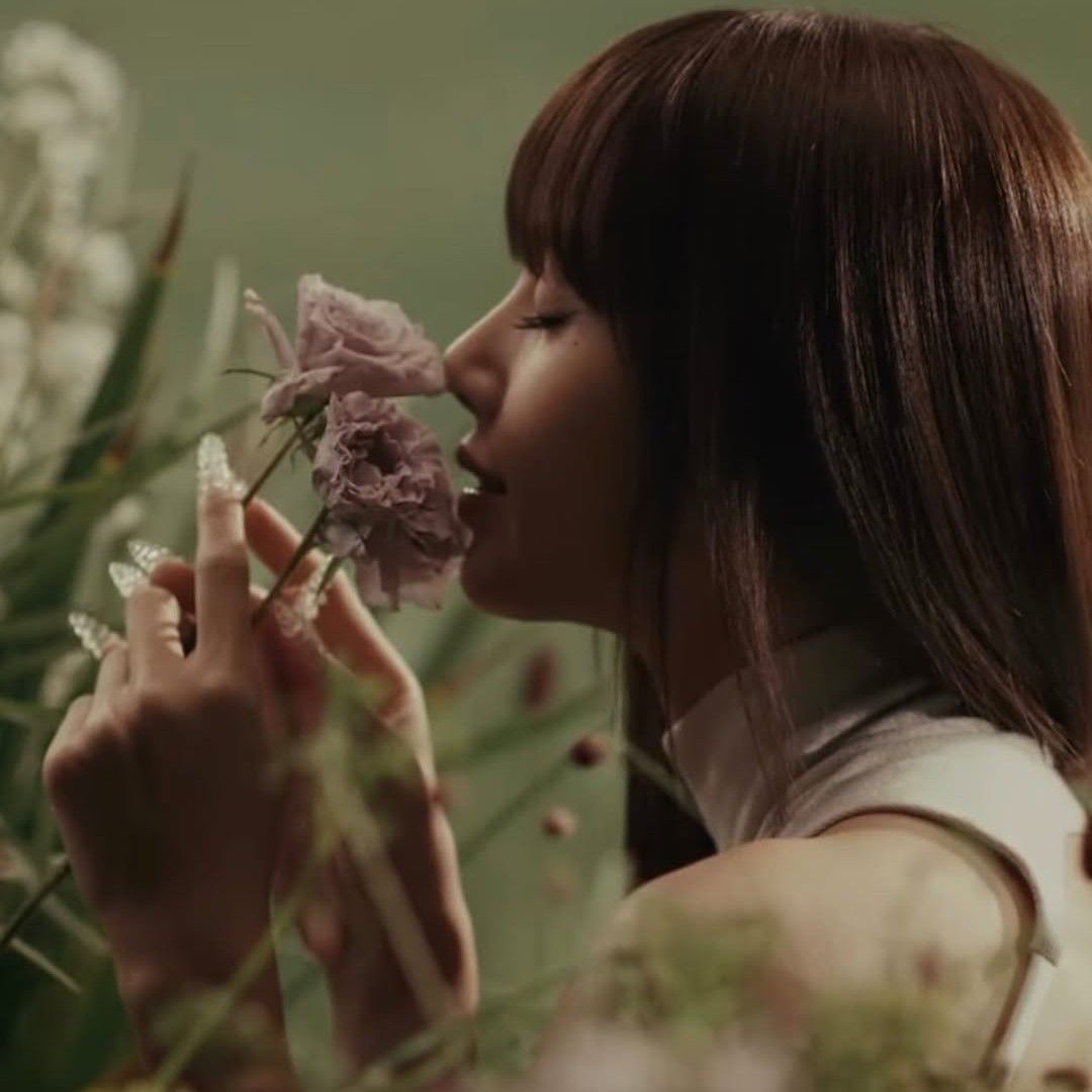 Lisa (BLACKPINK)的幕后花絮