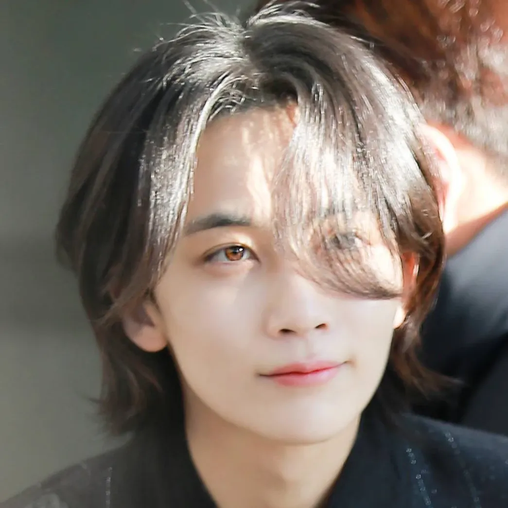Foto terbaru Jeonghan (SEVENTEEN)