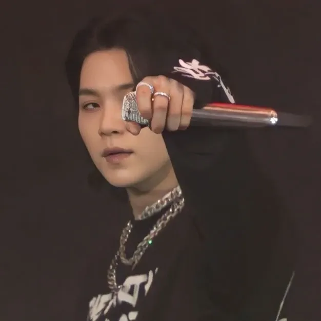 Foto terbaru SUGA (BTS)