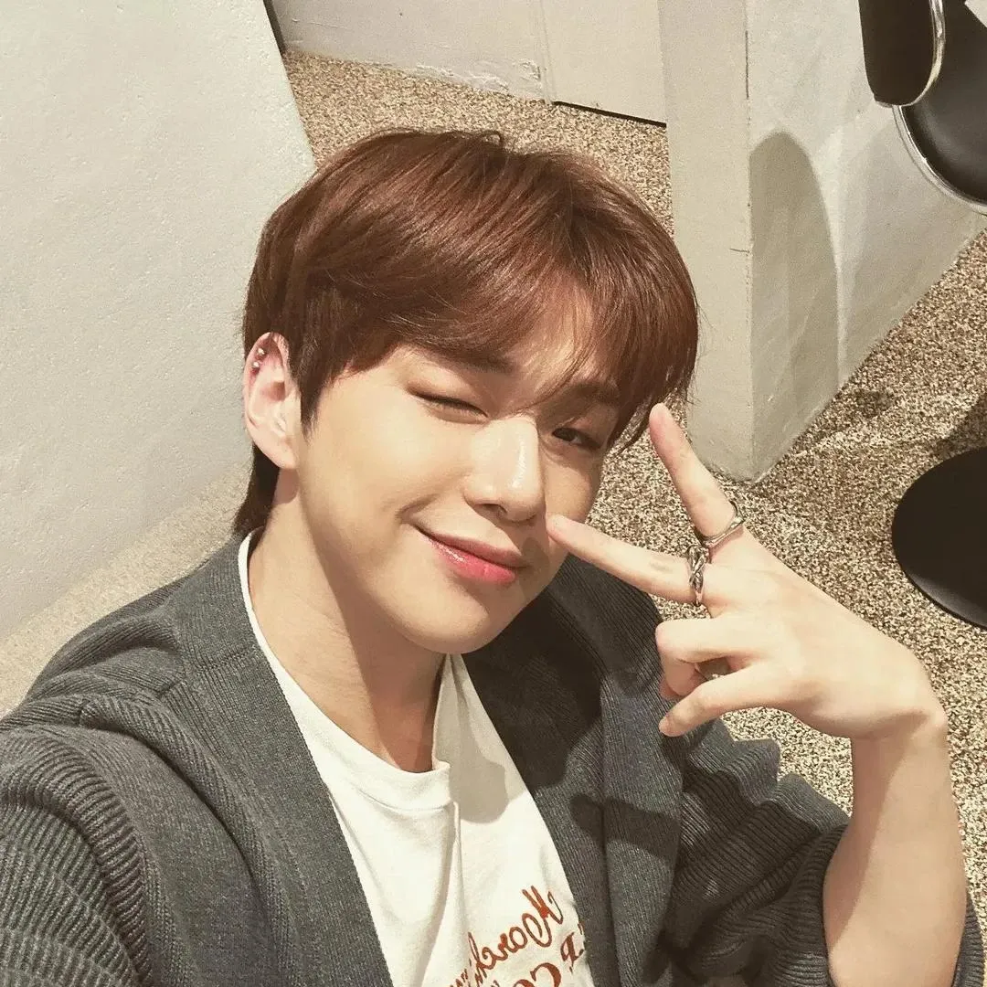 강다니엘의 비하인드 컷