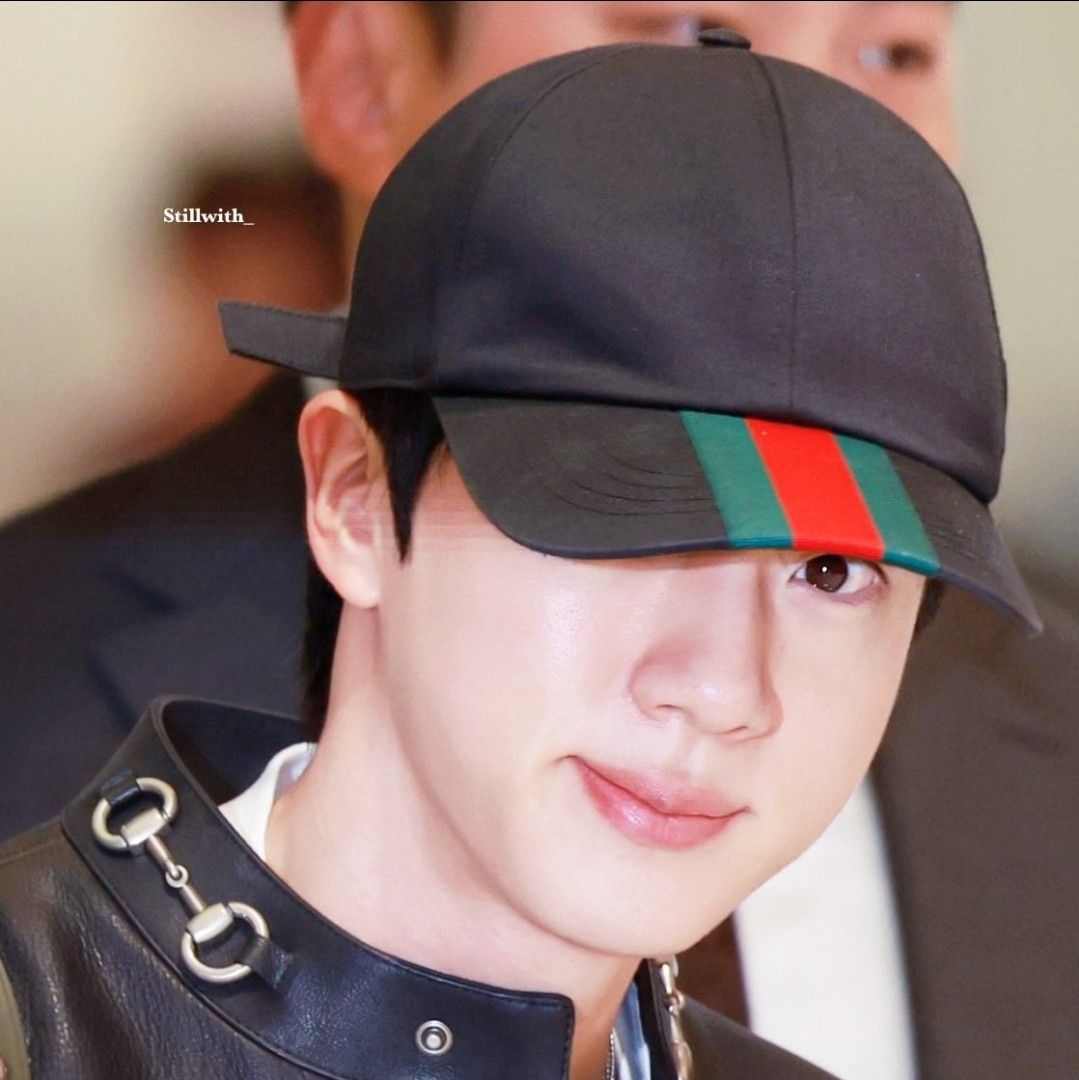 Foto aktivitas terbaru Jin (BTS)