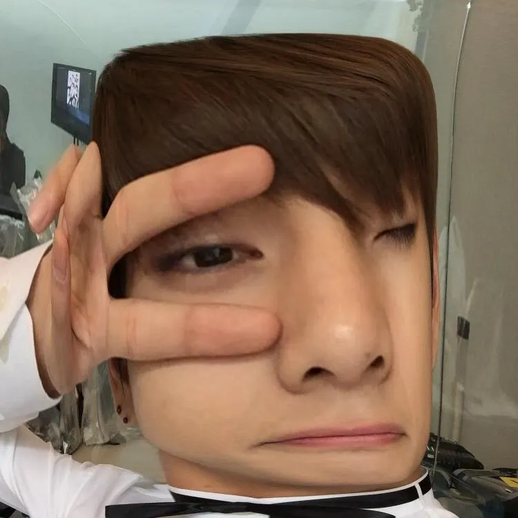 Latest photo of V (BTS)