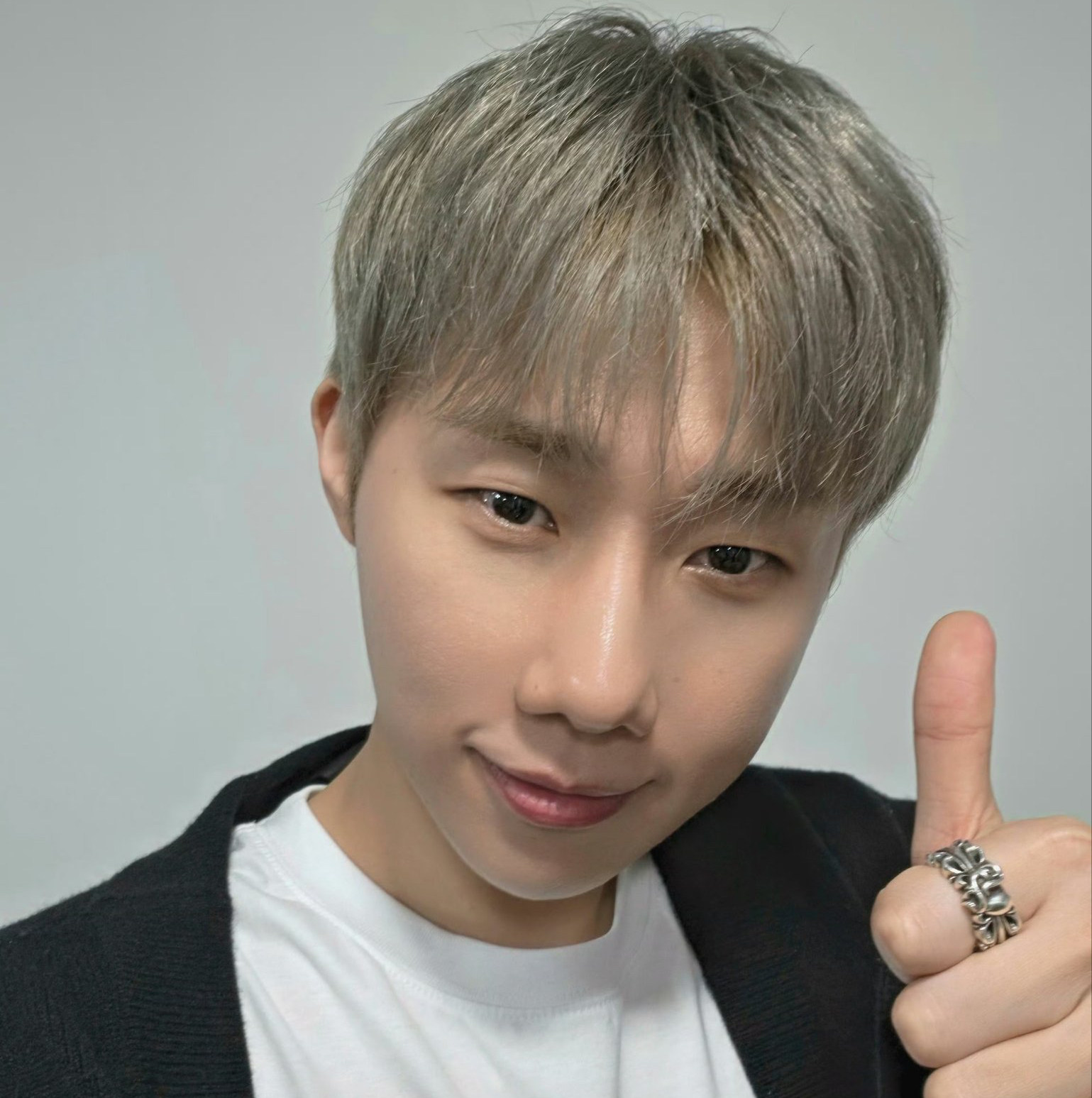 Behind-the-scenes cut of Sungkyu (INFINITE)