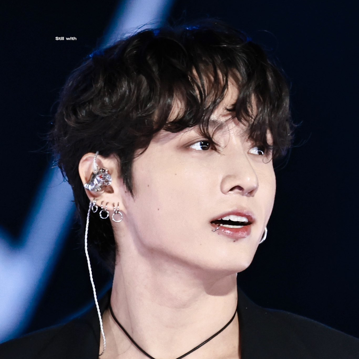 Foto aktivitas terbaru Jungkook (BTS)