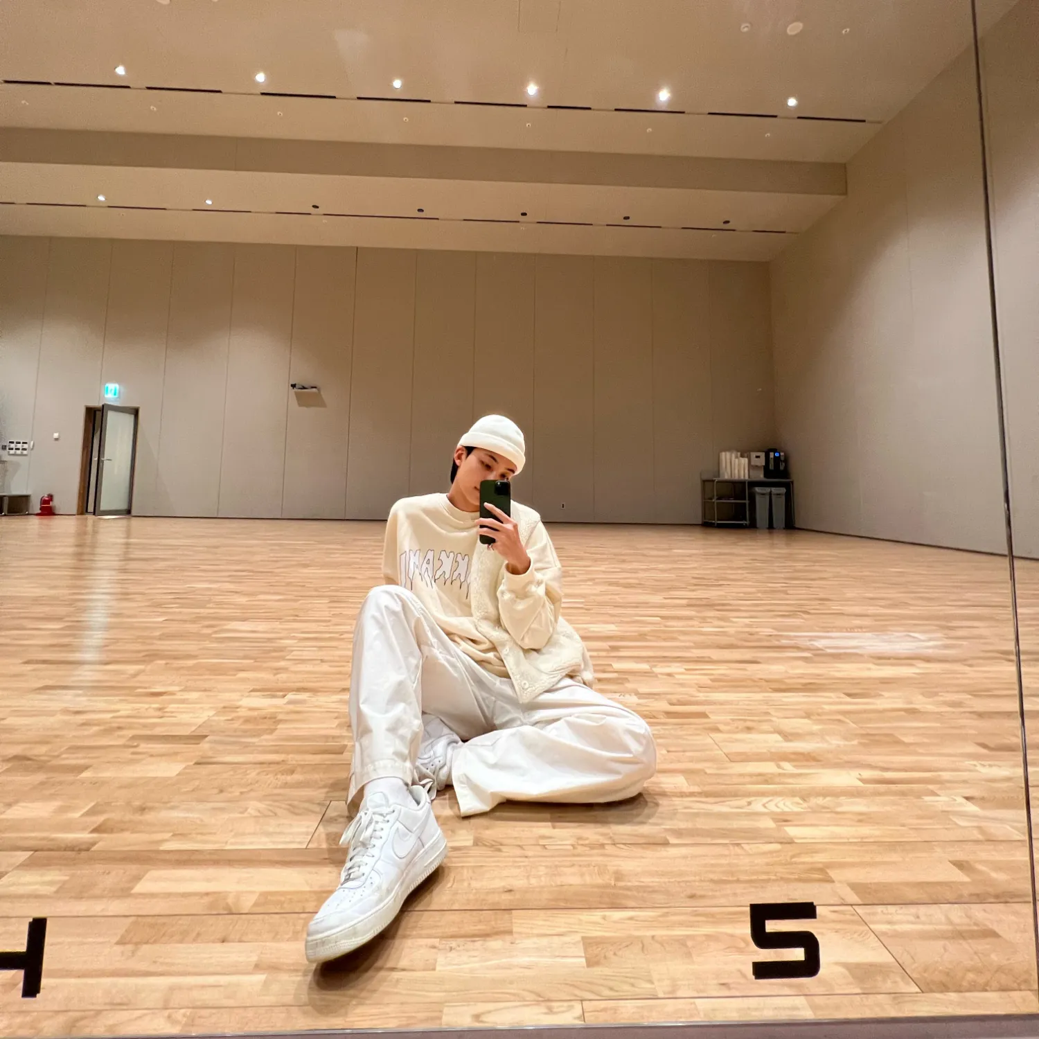 Latest photo of Jeonghan (SEVENTEEN)