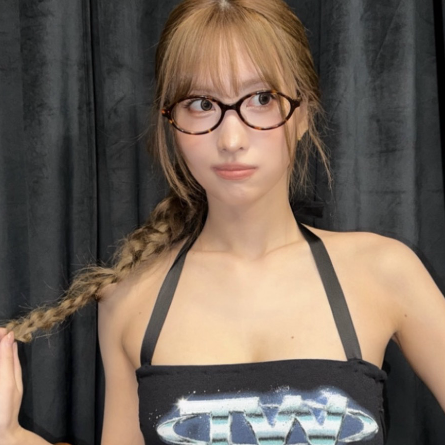 A moment captured by Momo (TWICE)'s fan