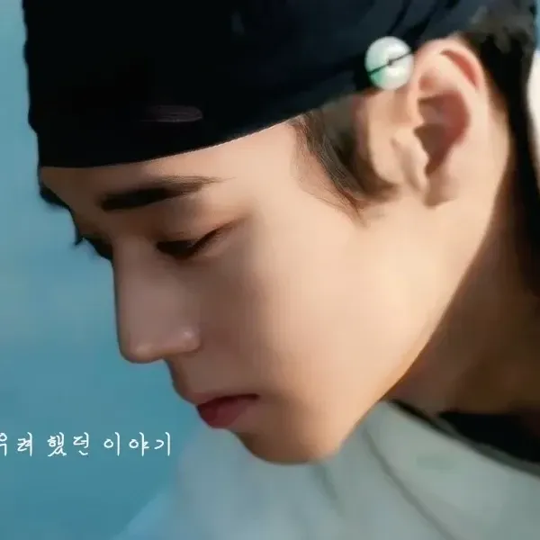 Behind-the-scenes cut of Park Jihoon