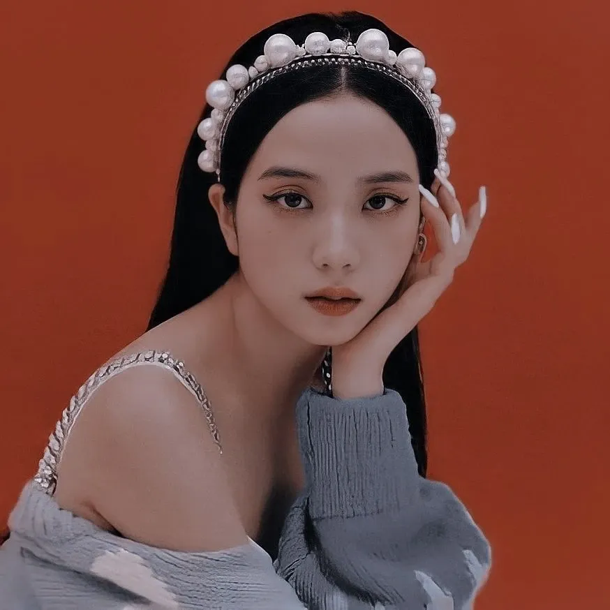 Recent activity shot of Jisoo (BLACKPINK)