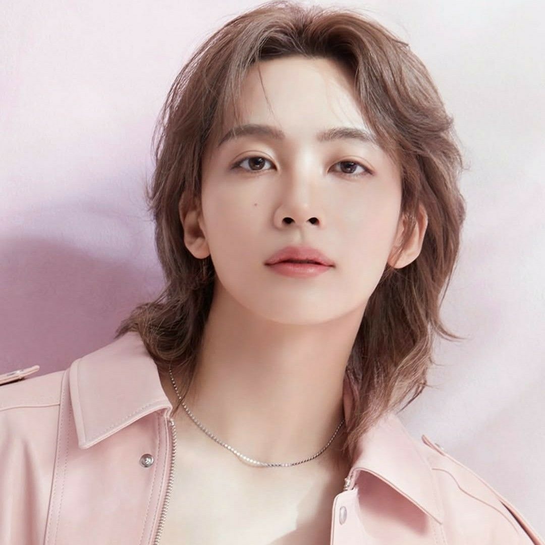 Momen yang diabadikan oleh penggemar Jeonghan (SEVENTEEN)