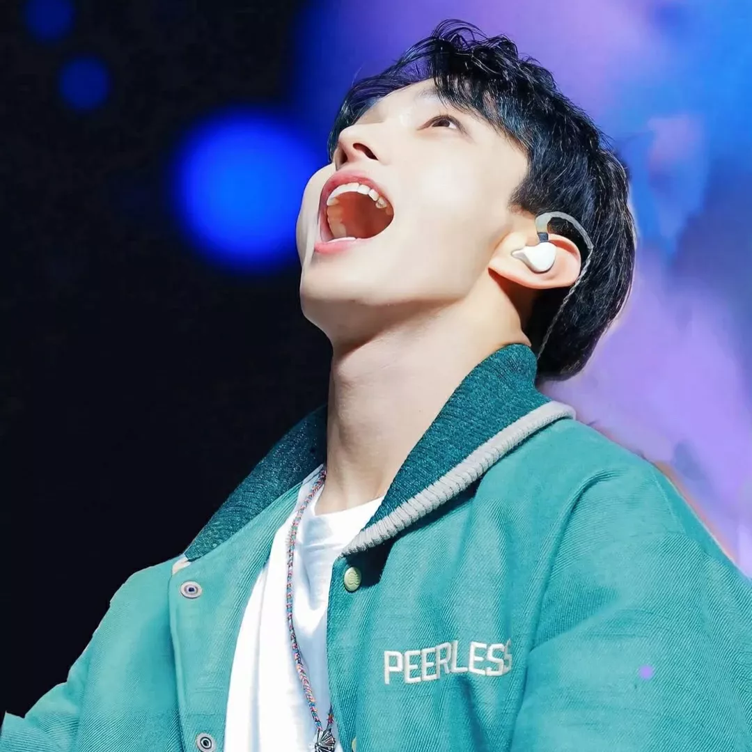 Latest photo of DK (SEVENTEEN)
