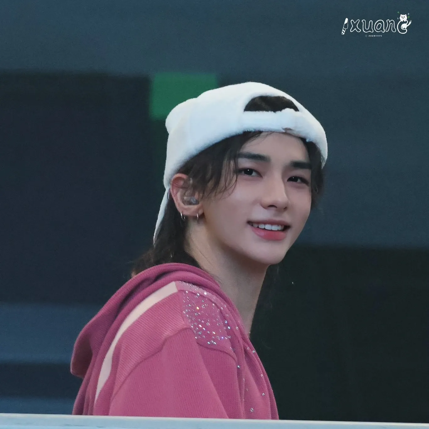 A moment captured by Hyunjin (Stray Kids)'s fan