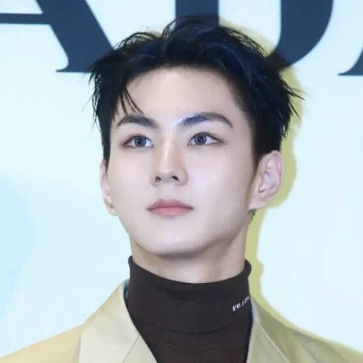 Behind-the-scenes cut of Jungwon (ENHYPEN)