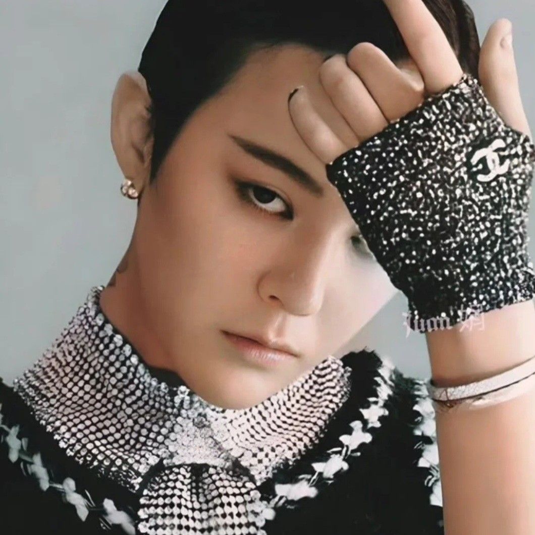 A moment captured by G-DRAGON (BIGBANG)'s fan