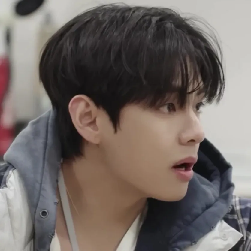 뷔 (방탄소년단)의 비하인드 컷