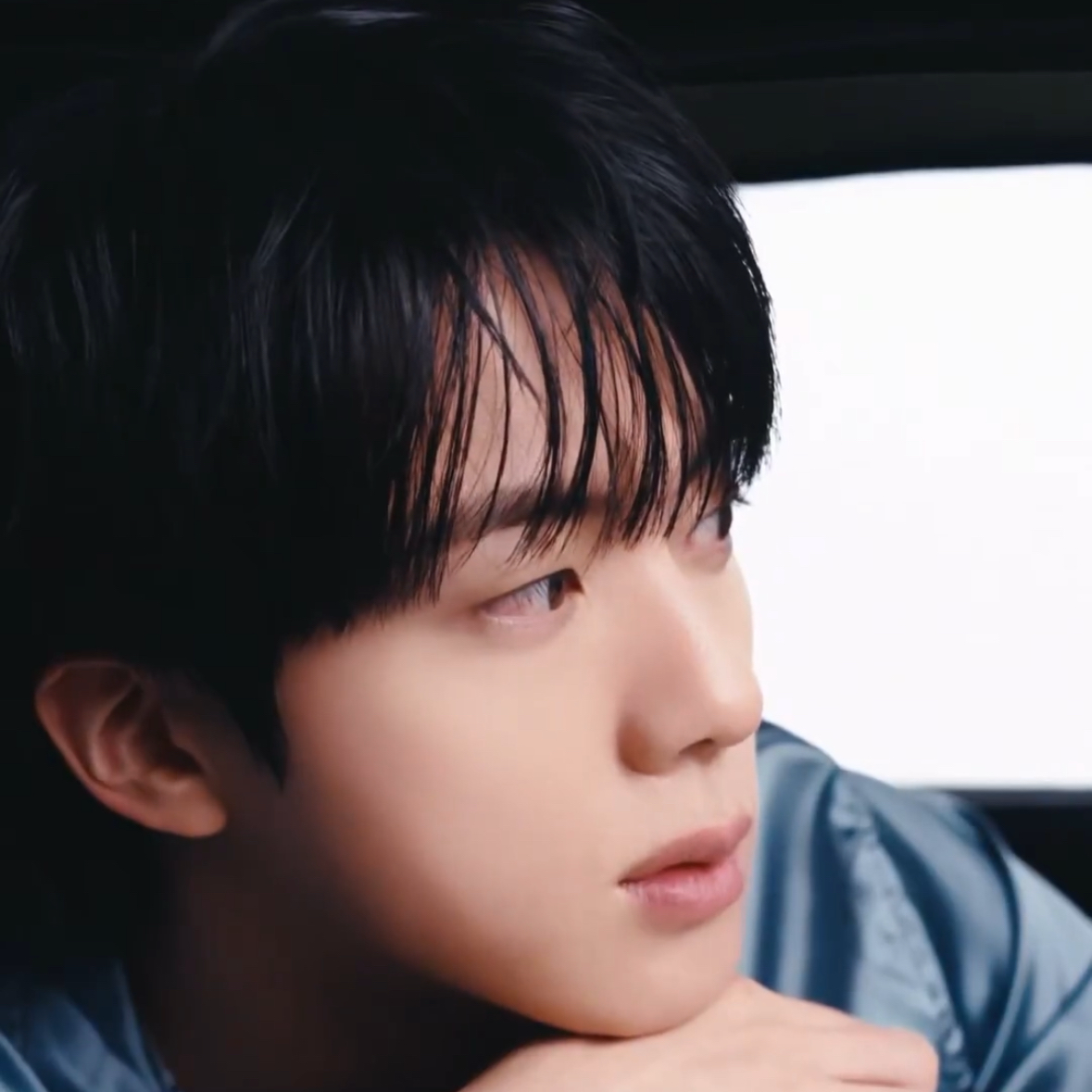 Foto terbaru Jin (BTS)