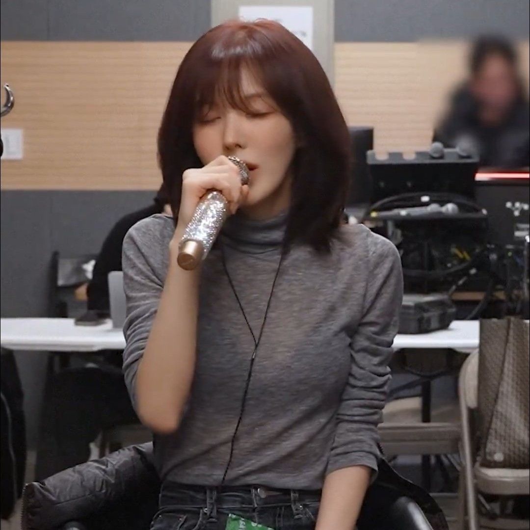 A moment captured by Wendy (Red Velvet)'s fan