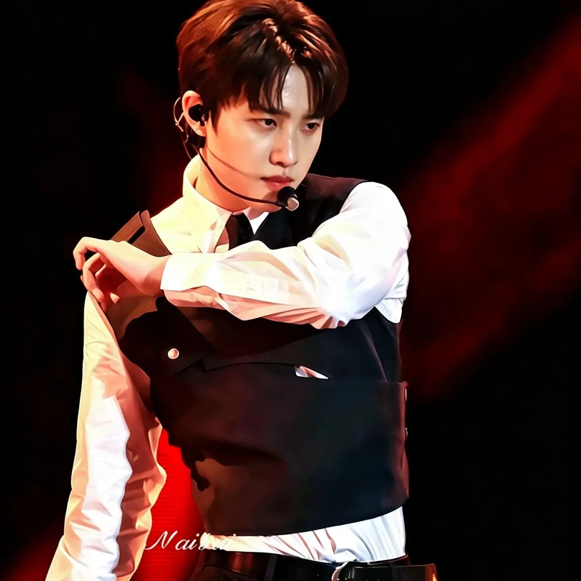 Foto aktivitas terbaru D.O. (EXO)