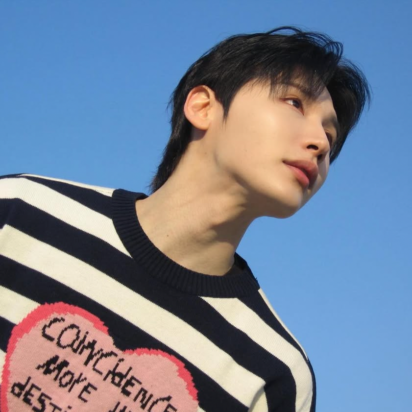 チョン・ウン (AB6IX)の舞台裏ショット