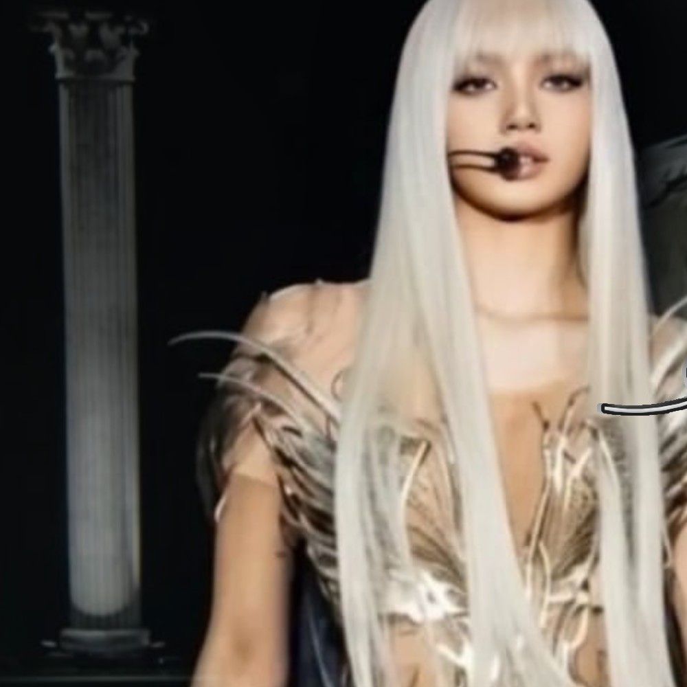 Potret di balik layar Lisa (BLACKPINK)