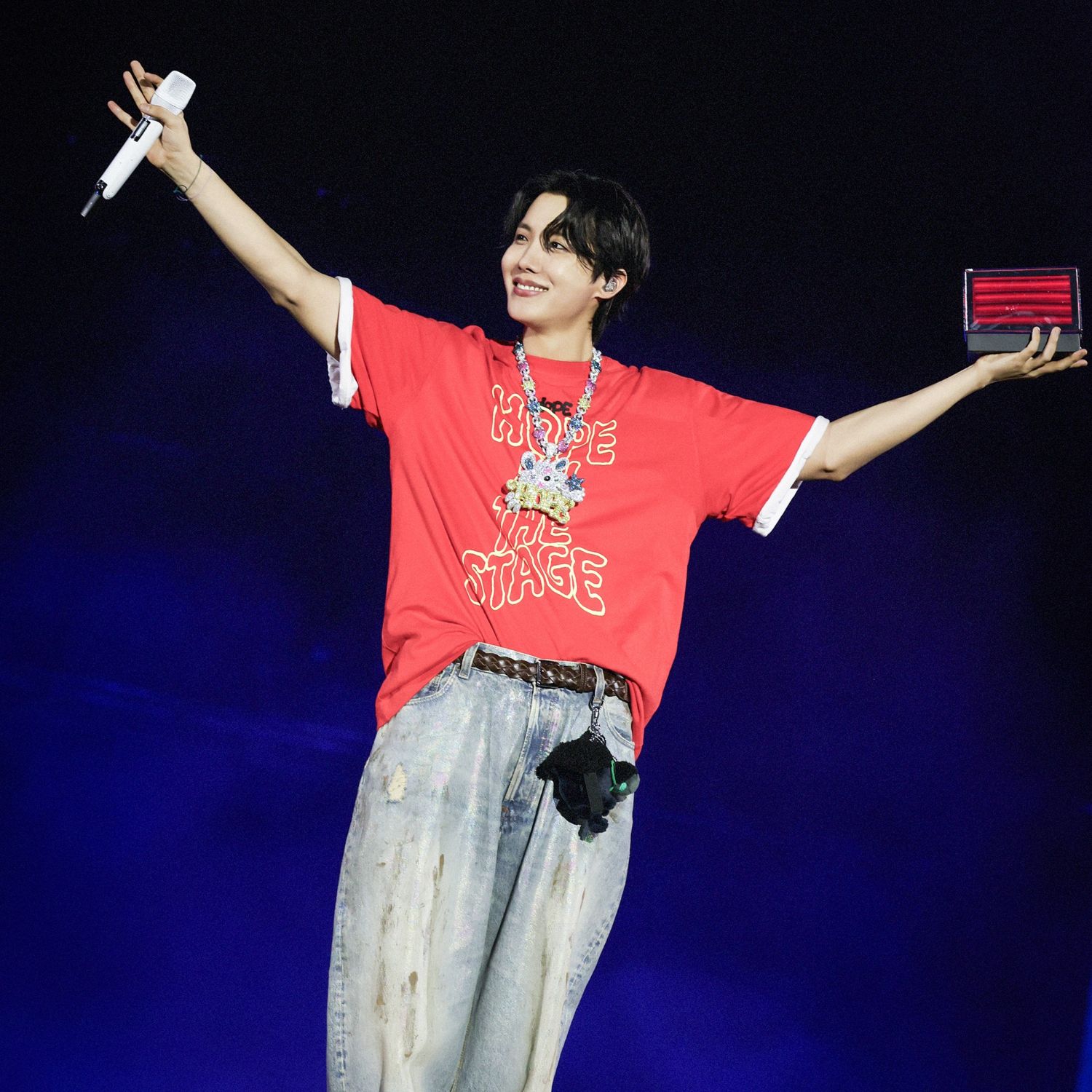 J-hope (防弹少年团)的最新照片