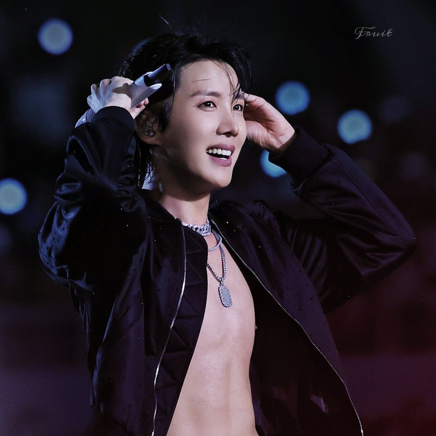 Foto terbaru j-hope (BTS)