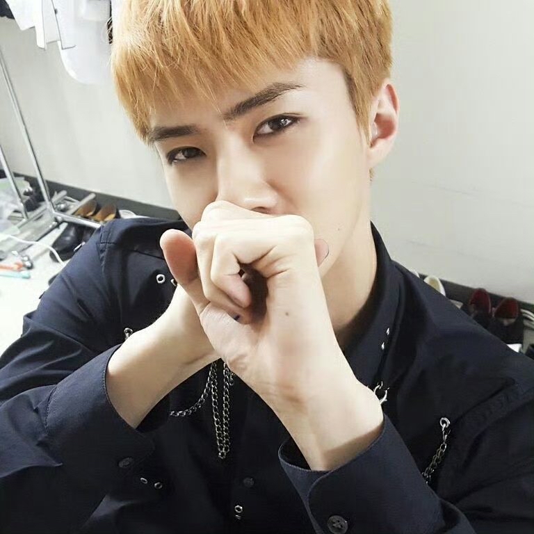 세훈 (EXO)의 비하인드 컷