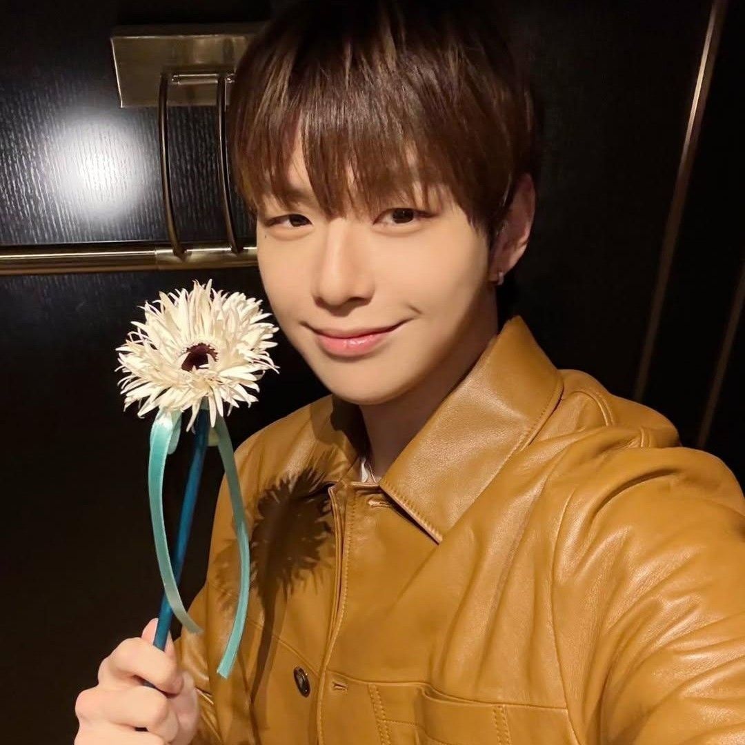 강다니엘의 비하인드 컷